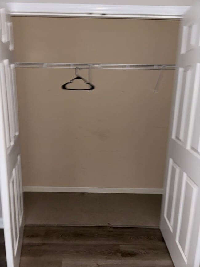 Building Photo - 2 Bedroom 1 Bath Duplex