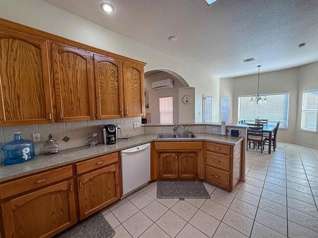 Building Photo - 2409 Saguaro Loop