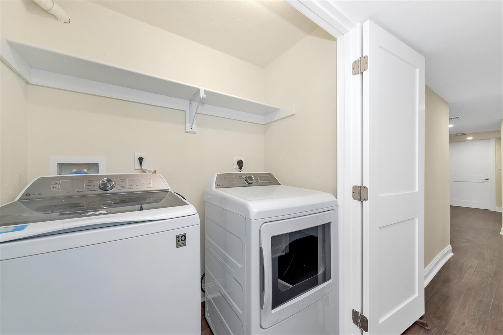 Building Photo - 43 Wright Ave