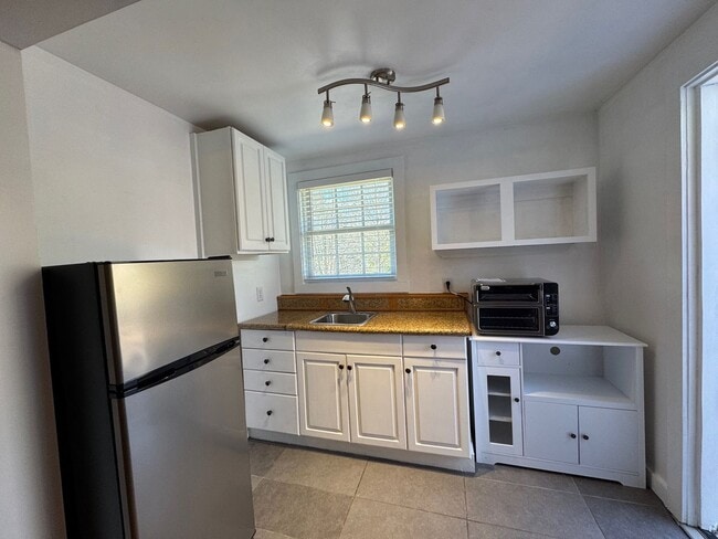 Building Photo - East AVL - Studio Apartment with Large Deck
