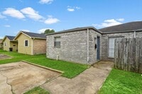 Building Photo - Spacious 3-Bedroom, 2-Bath Home with Moder...