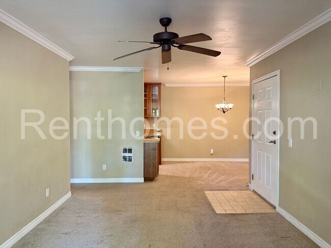 Building Photo - 9929 Azuaga St