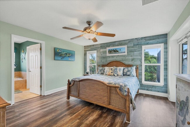 Building Photo - 15736 Lakeland Cir