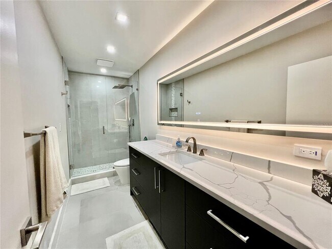 Building Photo - 3280 S Shore Dr