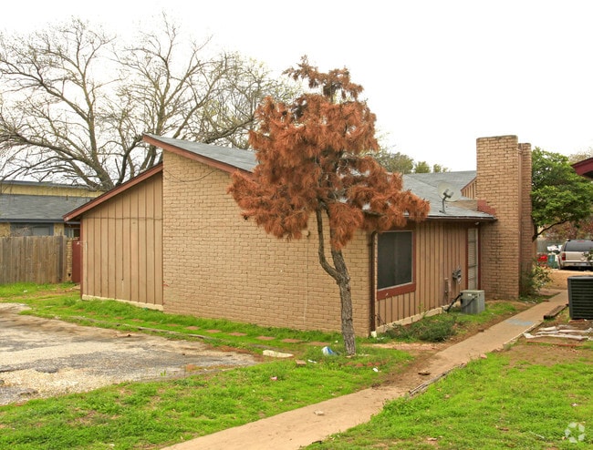 Primary Photo - Rundberg Lane Duplexes