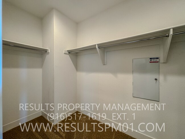 Building Photo - Spacious 4 Bedroom Home in McKinley Village Community