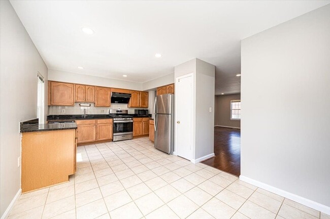 Building Photo - 151 Lazy Hollow Dr