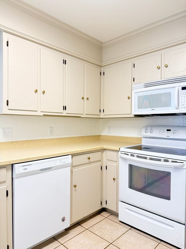 Building Photo - 1039 Harris Ln