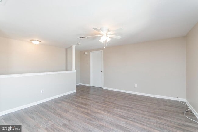 Building Photo - 2701 E Somerset St