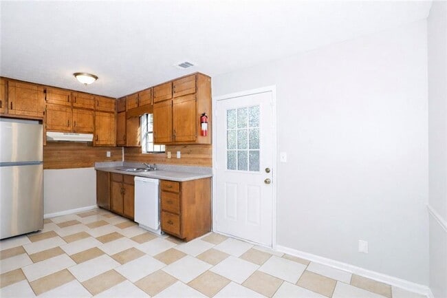 Building Photo - 320 Sprucewood Ct