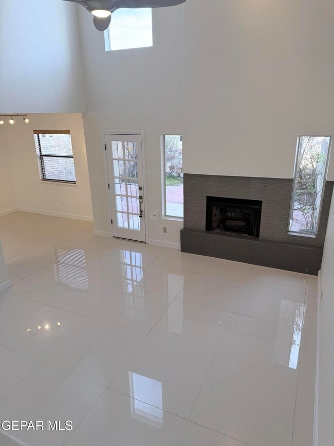 Building Photo - 6035 Bandolero Dr