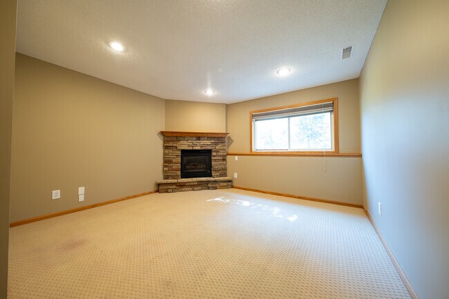 Building Photo - 15645 Float Ct