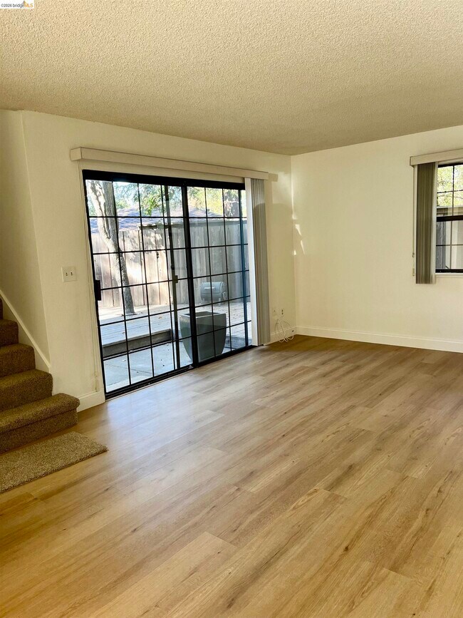 Building Photo - 600 Chandon Ct