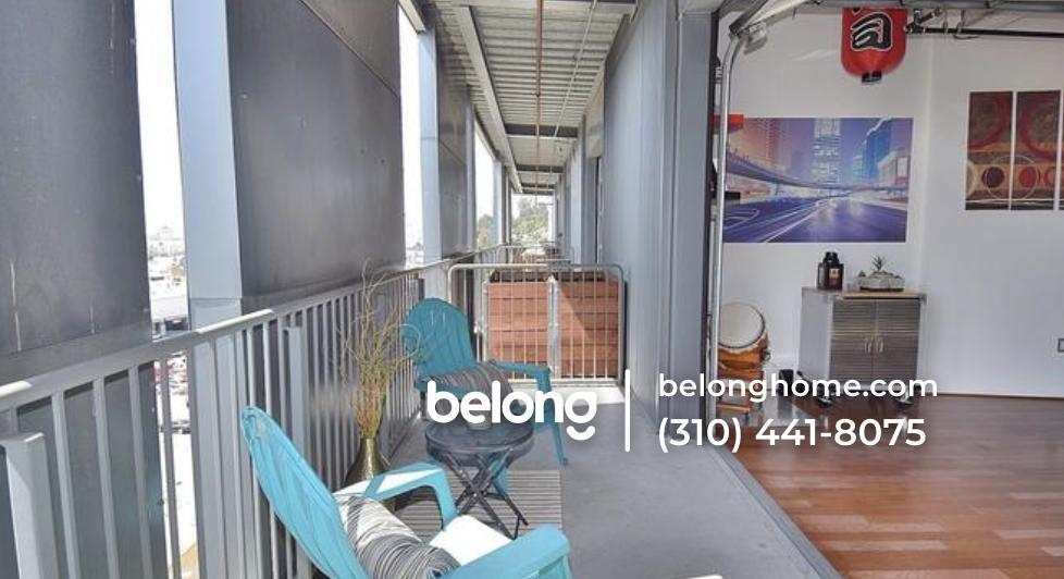 Building Photo - 200 N San Fernando Rd