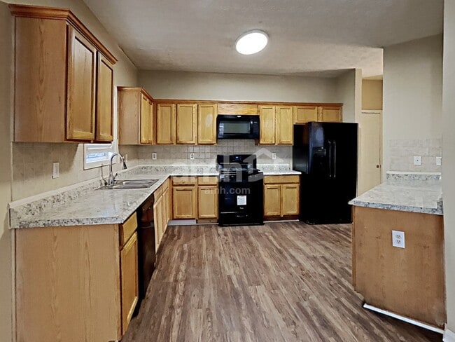 Building Photo - 320 Lazy Willow Lane