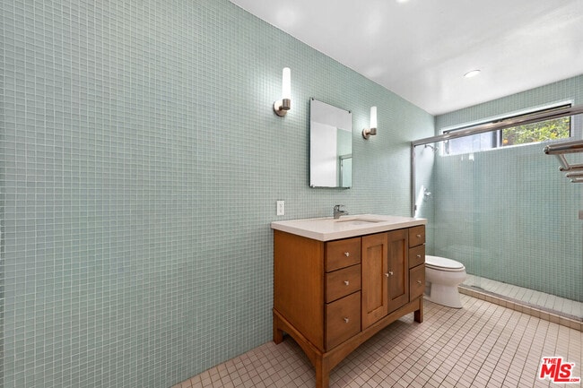 Building Photo - 11670 Iowa Ave