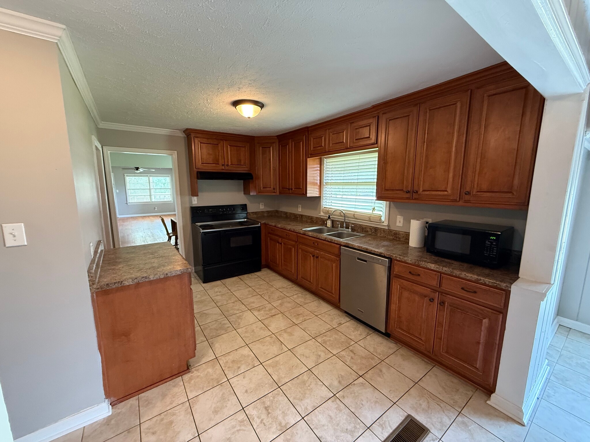 Building Photo - 7105 Whitesburg Dr SE