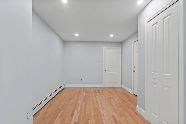Building Photo - 510 New York Ave