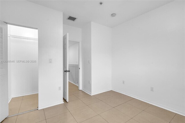 Building Photo - 928 SW 3rd St