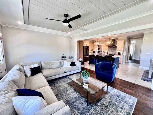 Building Photo - Gorgeous Home on Walkers Ferry Lane in The...
