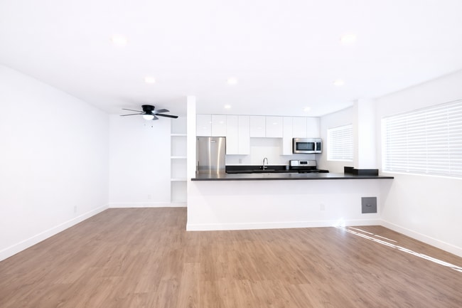 Interior Photo - 6556 Lamirada Ave