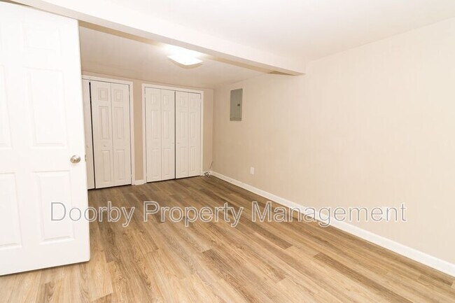 Building Photo - 417 N Hawthorne St