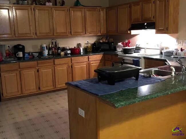 Building Photo - 136 Oscar Ct