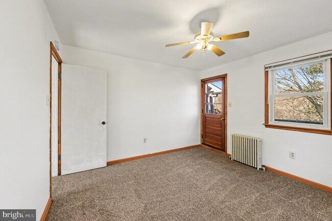 Building Photo - 939 Gravel Pike