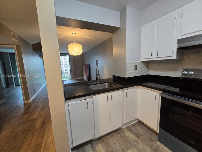 Building Photo - 546 SW 1st St