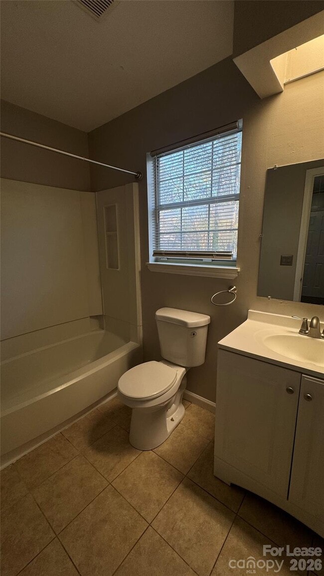 Building Photo - 2206 Killarney Pl