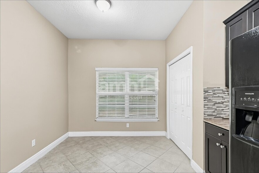 Building Photo - 30113 Saddlebred Ln