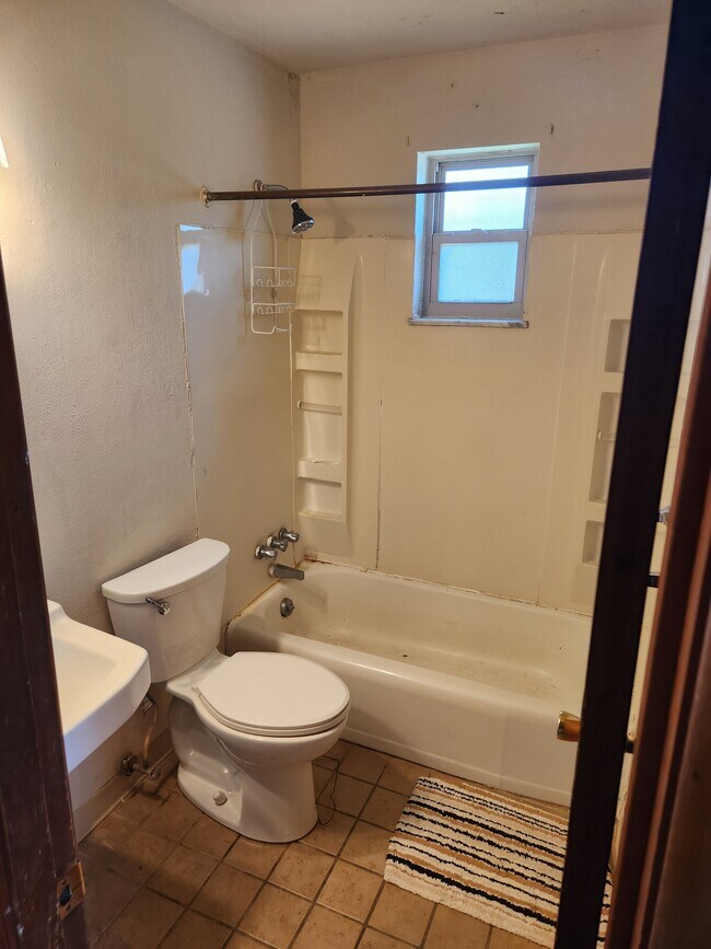 Building Photo - 15 Ohio Ave #4