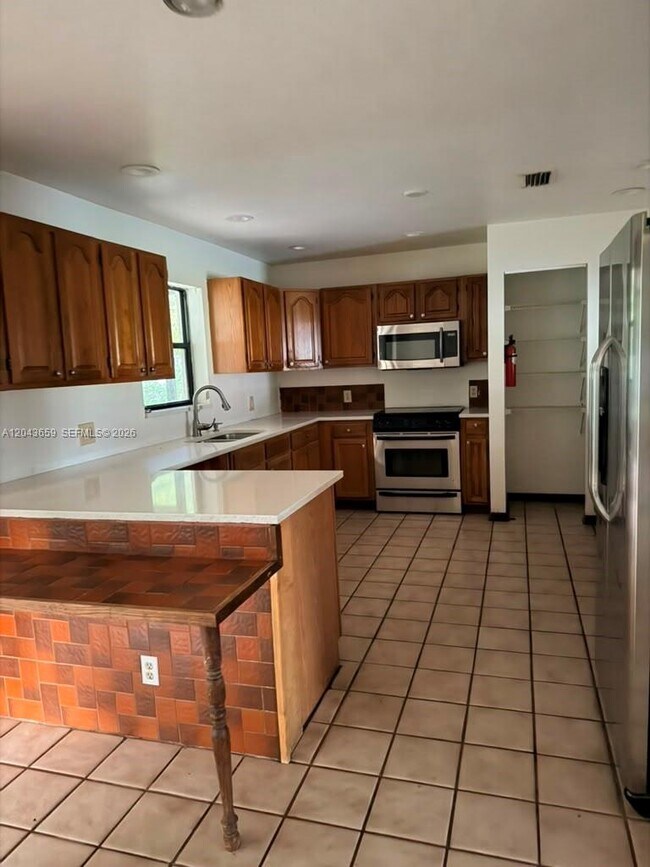 Building Photo - 14661 Flamingo Rd