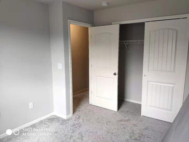 Building Photo - 7669 Grand Fir Pt
