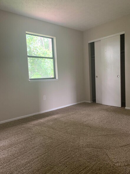 Building Photo - 5984 Little Brook Way