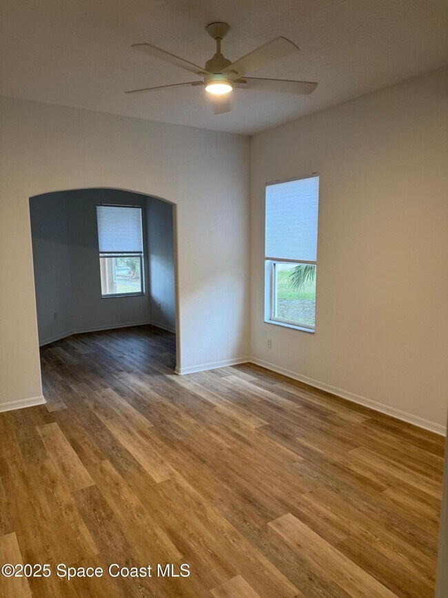 Building Photo - 1427 Grand Isle Blvd