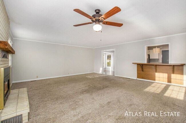 Building Photo - 8036 Reinhardt Ln