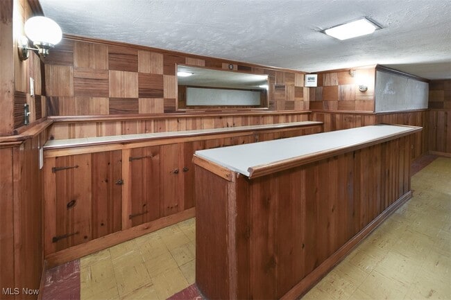 Building Photo - 21775 Hillsdale Ave