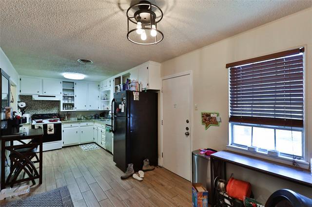 Building Photo - 2610 S 39th St