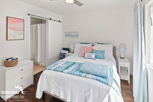 Building Photo - Bright and Modern 2Bdm 2Ba Townhome with Private Patio in Scripps Ranch!