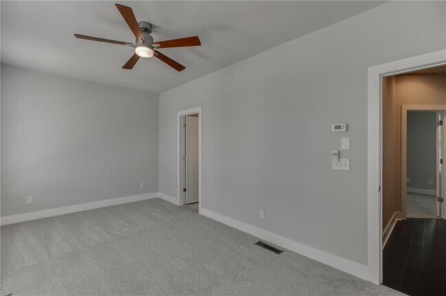 Building Photo - 721 Taylor Ct