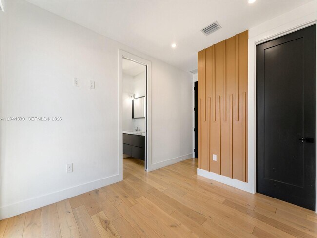 Building Photo - $7,250 227 NW 39th ST