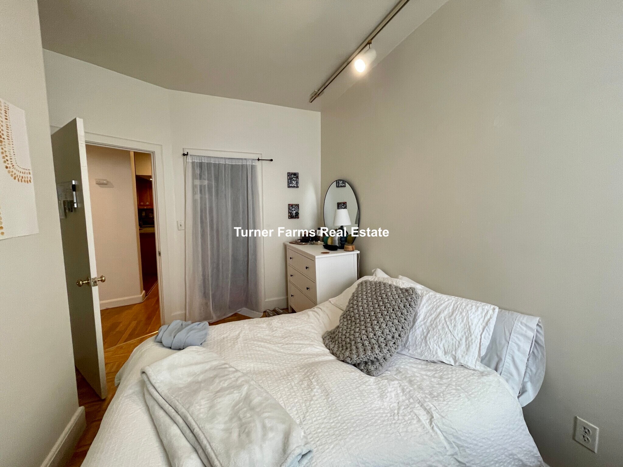 Building Photo - 616 Columbus Ave