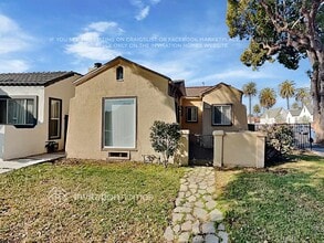 Building Photo - 3003 Hillcrest Dr