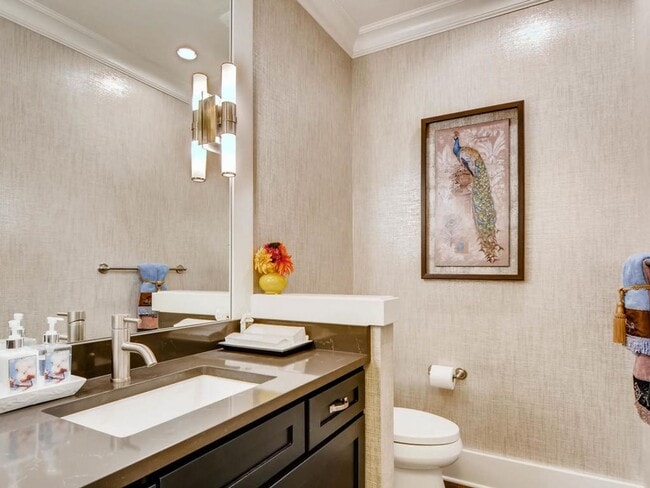 Building Photo - Highly desirable location and floor plan.