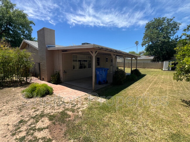 Building Photo - 718 W Glenn Dr