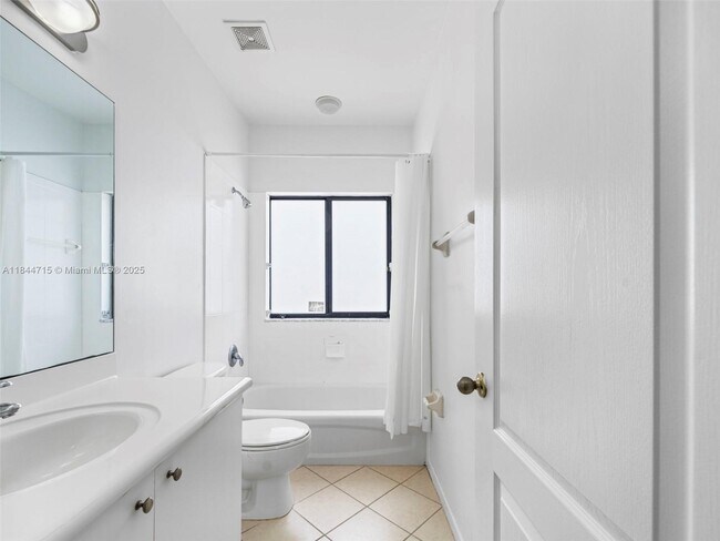 Building Photo - 1438 SW 154th Ct