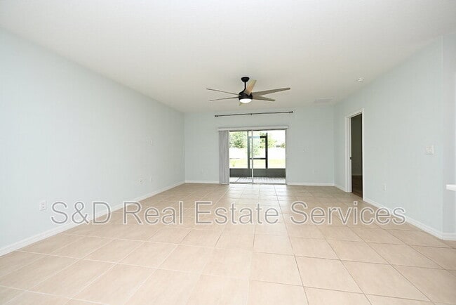 Building Photo - 2028 Rosewood Cir
