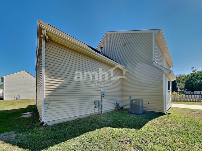 Building Photo - 2001 Moonstone Ln