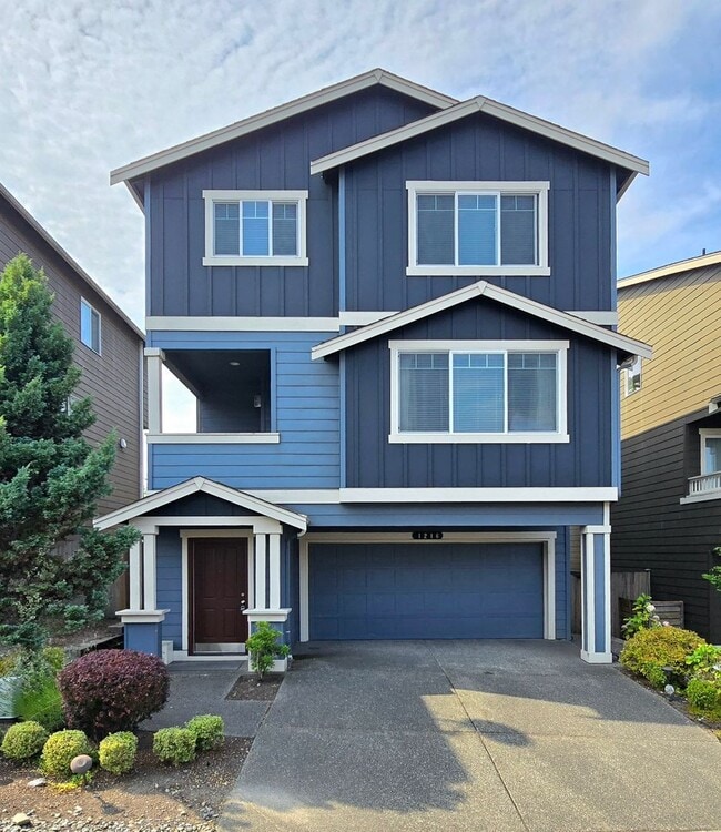 Primary Photo - 4 Bedroom Home with Lake Views Available Now!